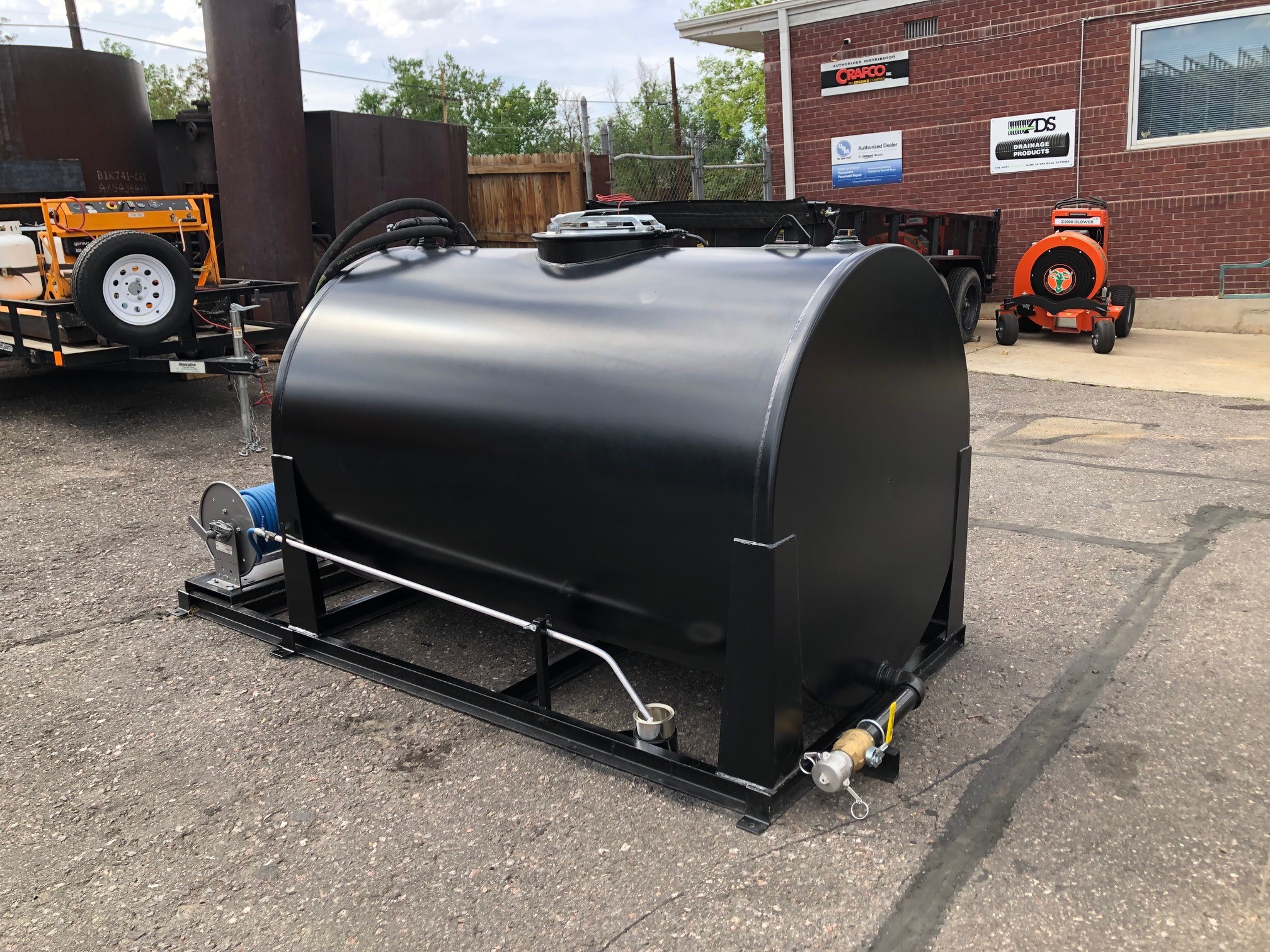 Oil Based Seal Coat Sprayer, 550 Gallon Bulk Tank DISSCO